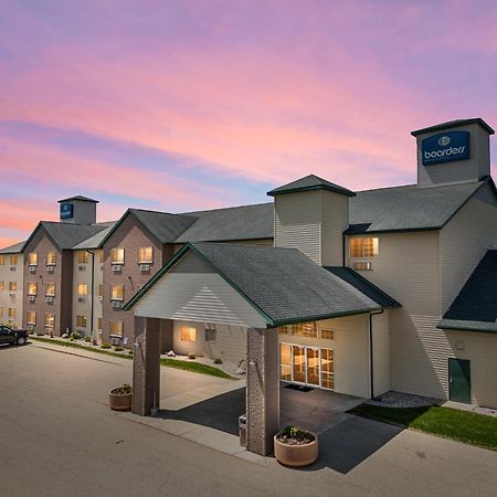 Boarders Inn & Suites By Cobblestone Hotels - 샤와노 외부 사진