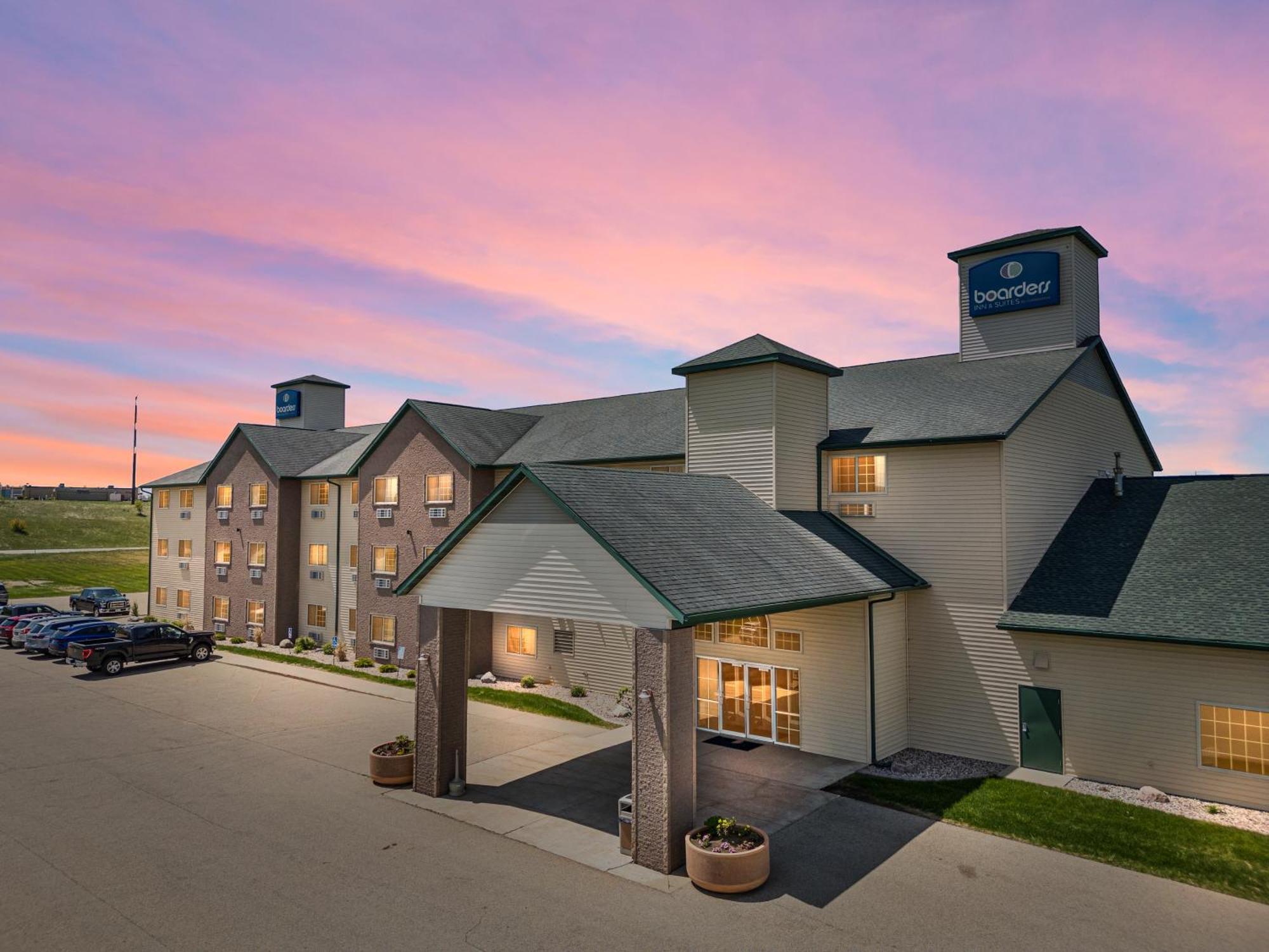 Boarders Inn & Suites By Cobblestone Hotels - 샤와노 외부 사진