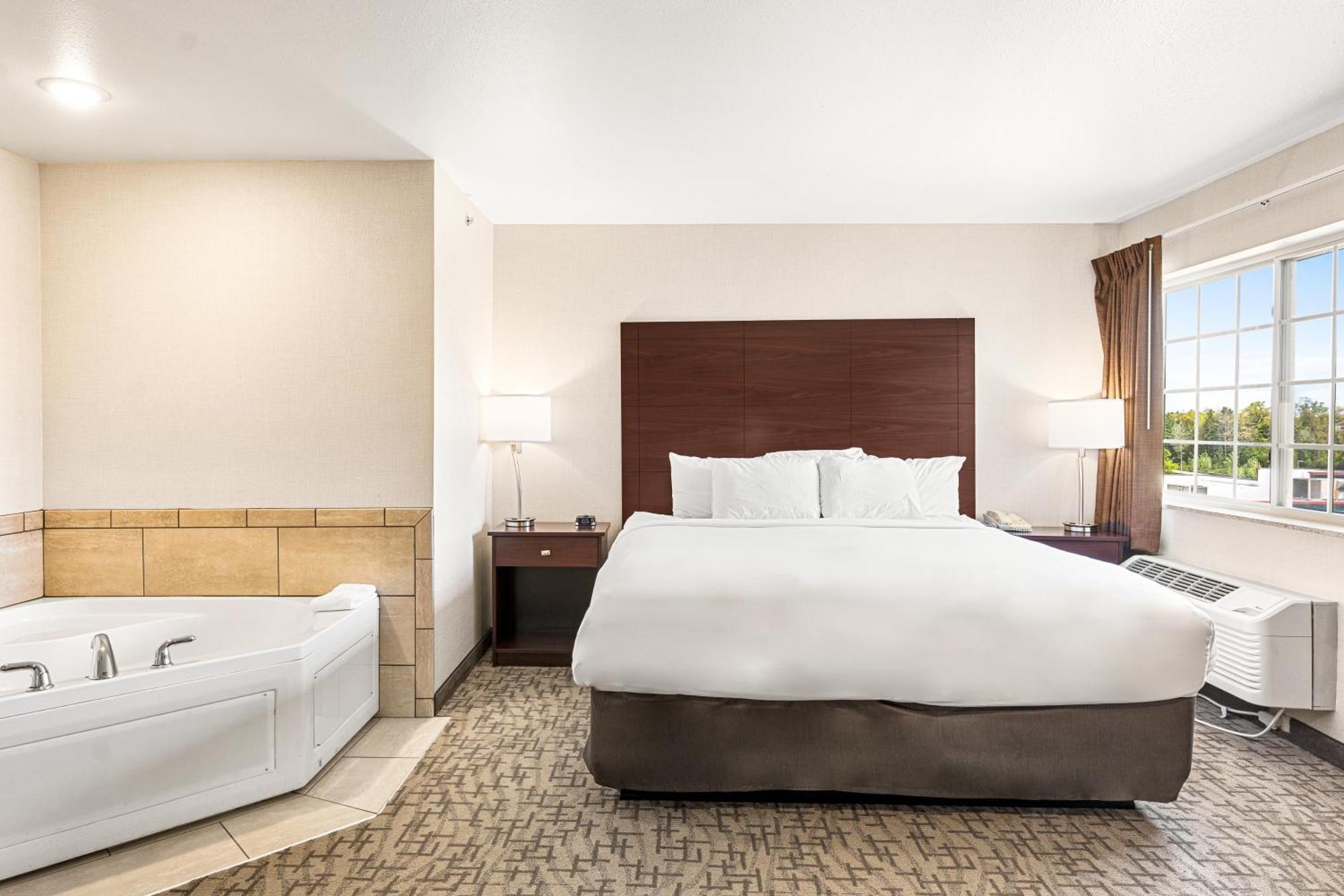 Boarders Inn & Suites By Cobblestone Hotels - 샤와노 외부 사진